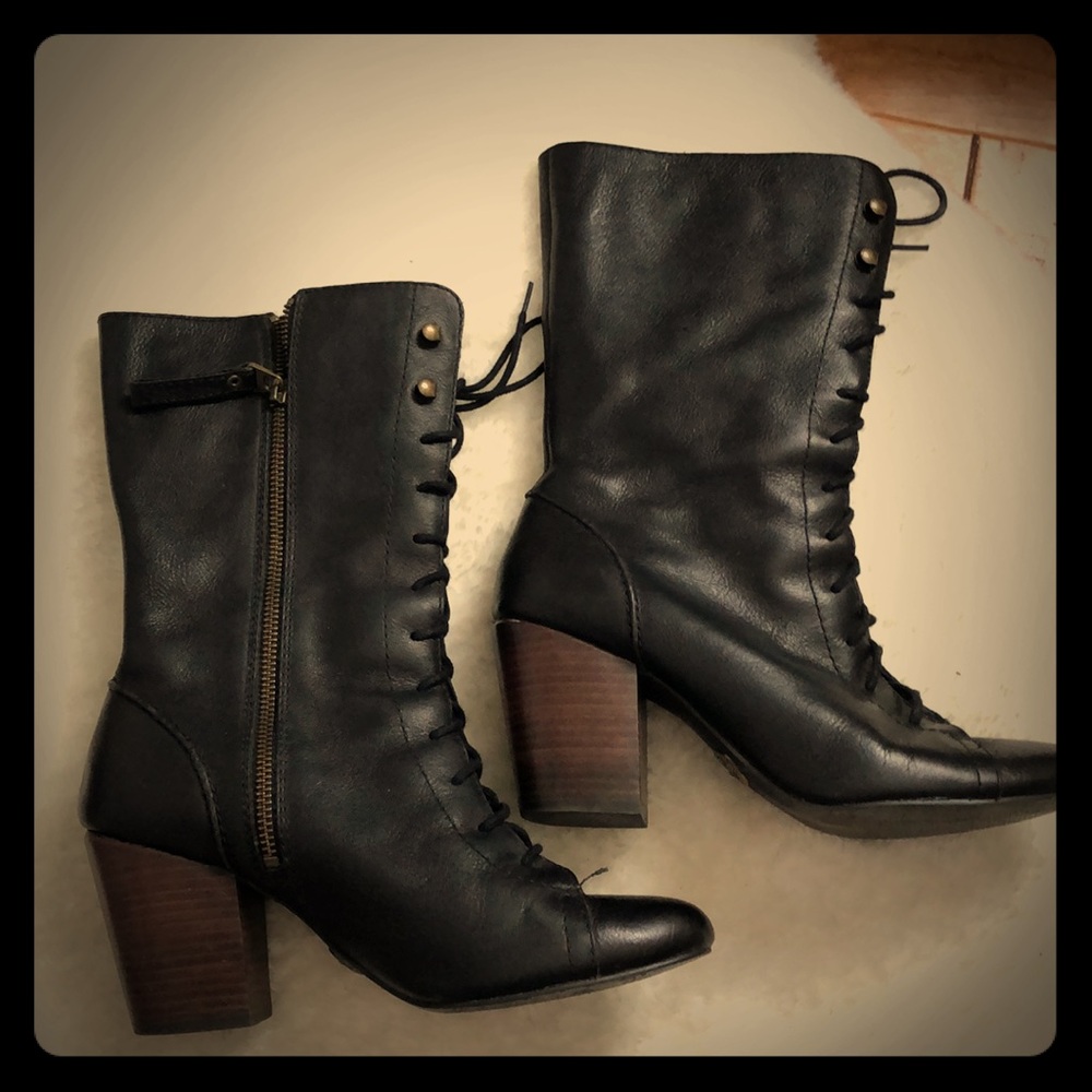Black heel boots